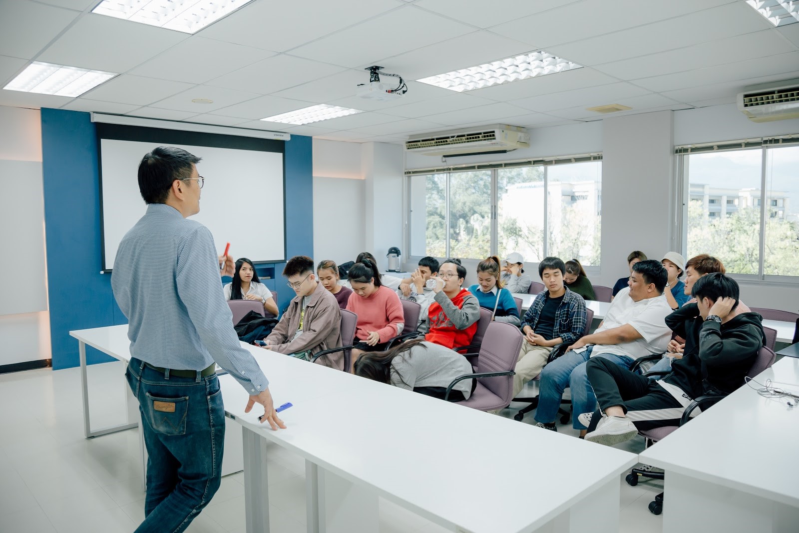 ecommerce/รูปแบบการสอนแบบ active learning เรียนกลุ่มเล็กเน้นลงมือทำและสนุกกับกิจกรรมในการเรียน/4.jpg